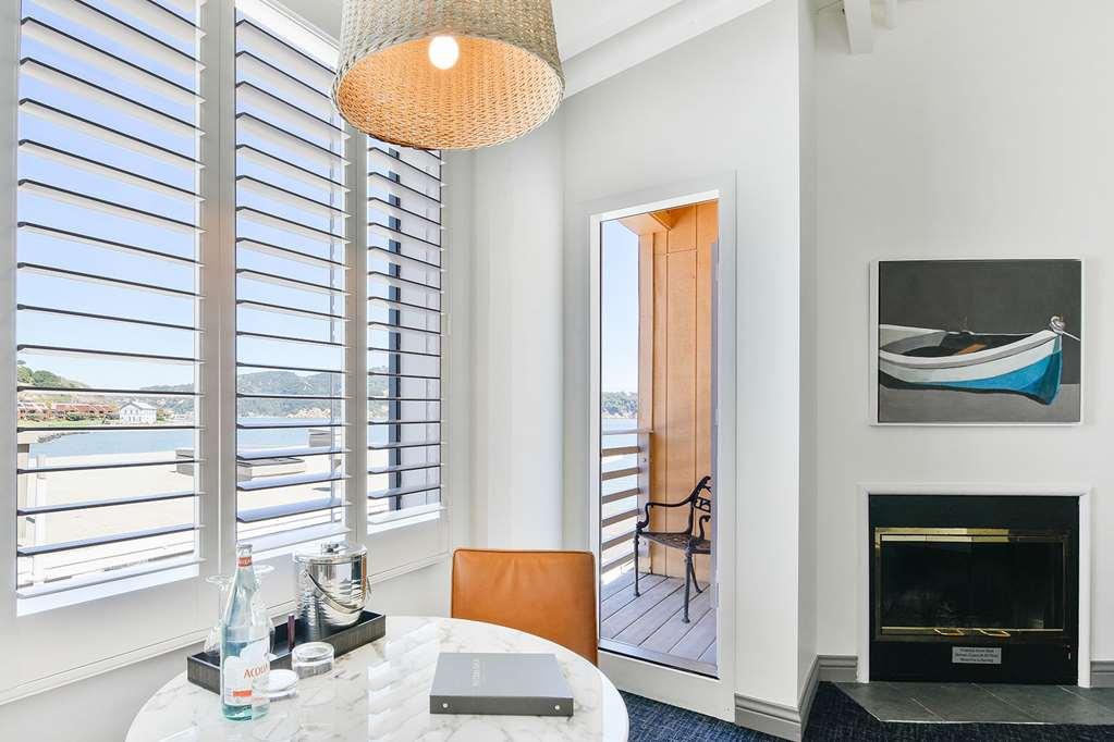 Waters Edge Tiburon Quarto foto