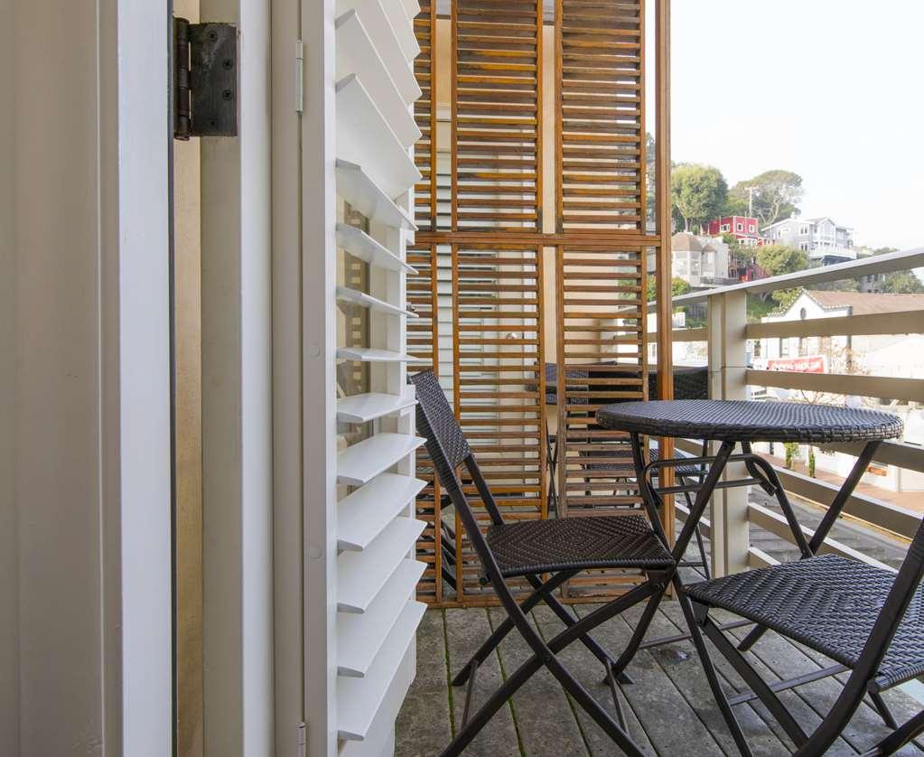 Waters Edge Tiburon Quarto foto