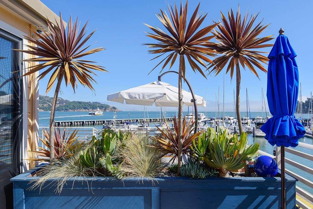 Waters Edge Tiburon Quarto foto