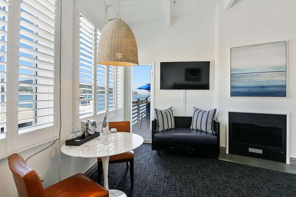 Waters Edge Tiburon Quarto foto