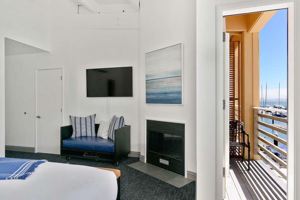 Waters Edge Tiburon Quarto foto