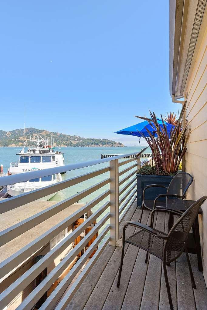 Waters Edge Tiburon Quarto foto